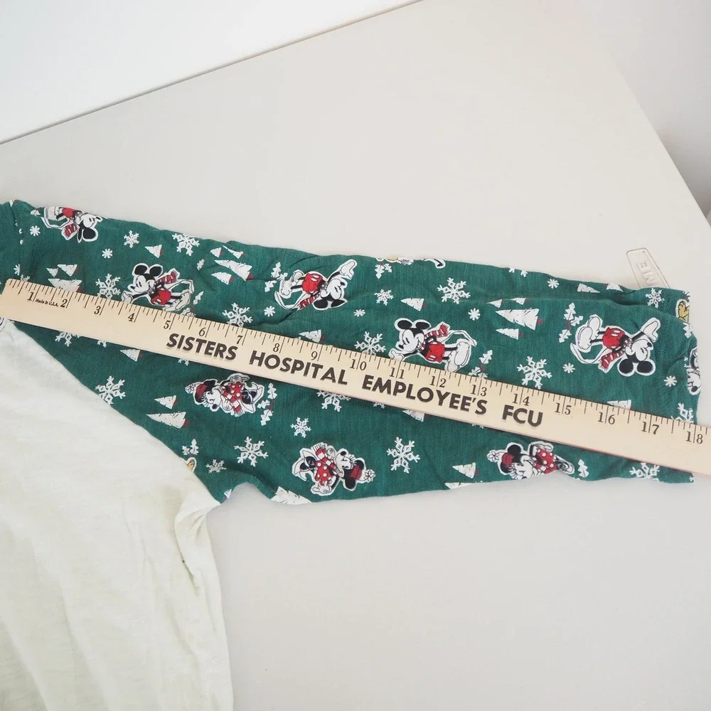 Torrid Disney Christmas White Slub Cotton Baseball Tshirt‎ Sz 1 Holiday Minnie - Picture 6 of 8